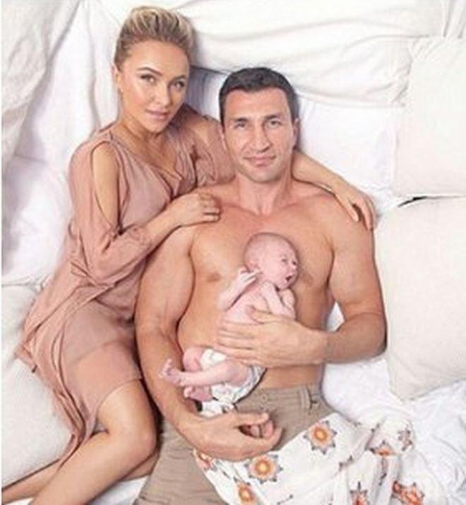 На седмото небе! Кличко не се отделя от дъщеря си (снимки)
