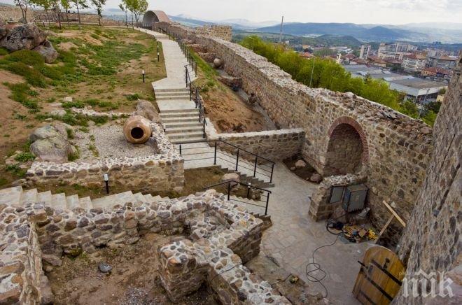 Отвориха за туристи крепостта Перистера 
