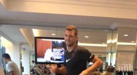 шоу детенце помага гришо помпа мускули фитнеса снимка