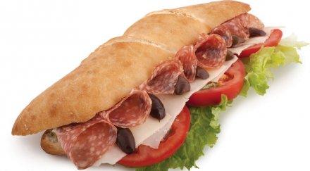 канадец опита остави бакшиш хиляди долара сандвич влезе затвора