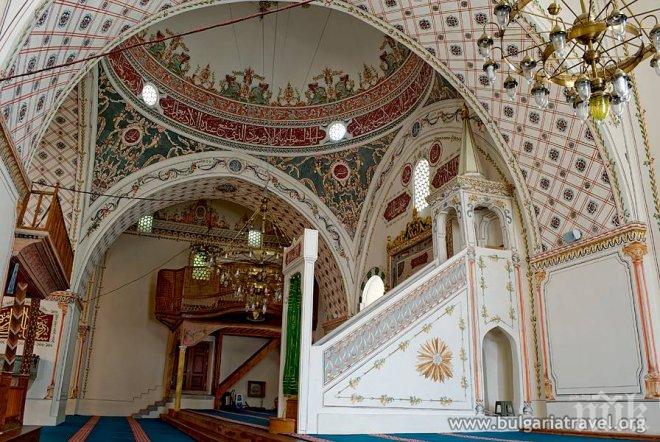 Мъж опита да запали джамия в Пловдив