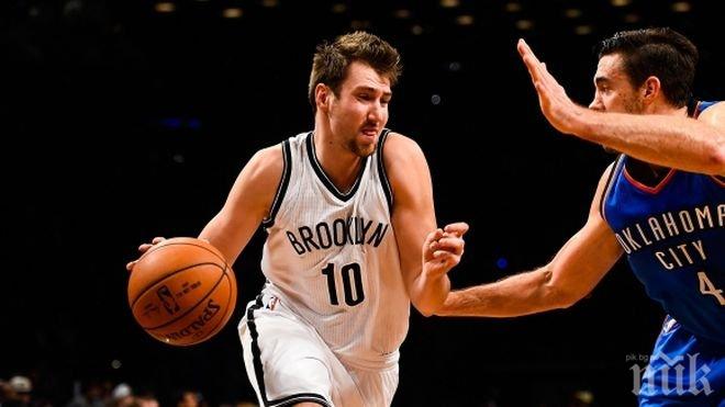 Допинг: Руснак загрява за мач със стриптийзьорки