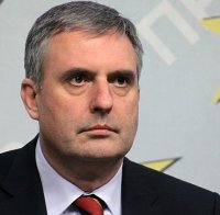 Почина майката на Калфин