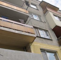 Мъж падна от четвъртия етаж и оцеля