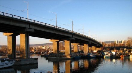 трима опитаха самоубият скачайки аспарухов мост