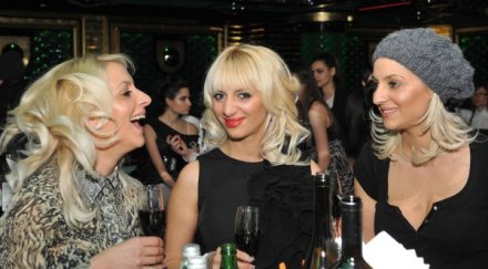 майката тризначките децата политици