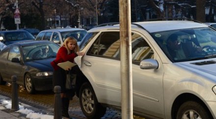 разкритие пик министър ковачева вози конфискуван джип