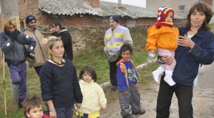 помощи деца ходят градина