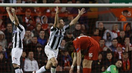 търговец вино подкрепи сам удинезе