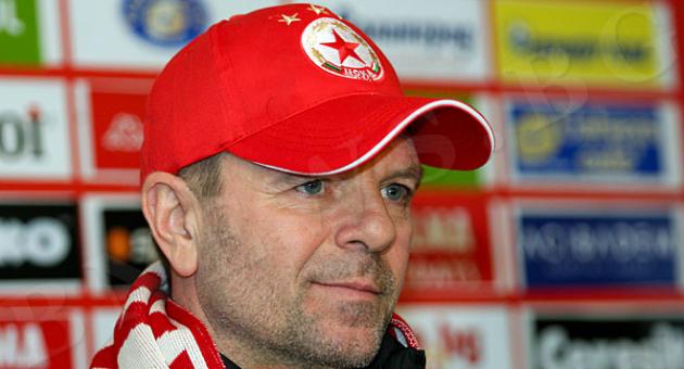 ЦСКА предлага на Стойчо с 40% по-ниска заплата