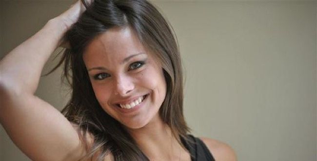 Цветнокожи се нахвърлиха върху Мис Франция 2013