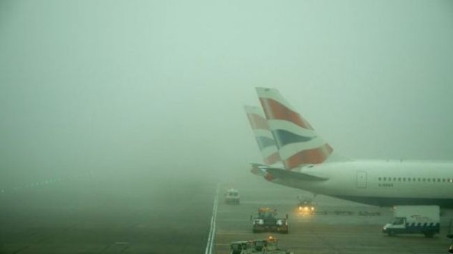 Заради мъгла отмениха над 60 полета на летище Хийтроу