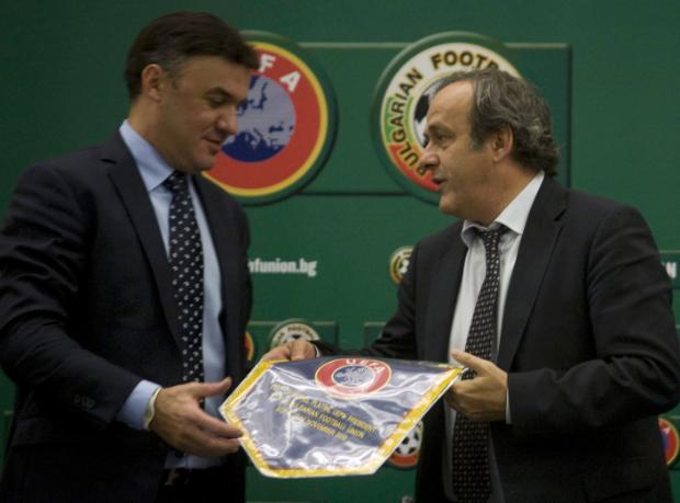 Боби Михайлов води Мишел Платини предизборно в София