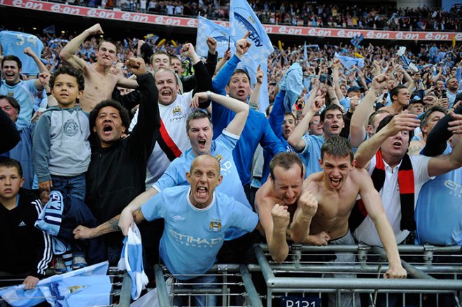 Революция в Англия: Връщат правостоящите трибуни!