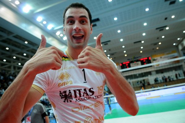 Българин ще свири на Казийски и Учиков