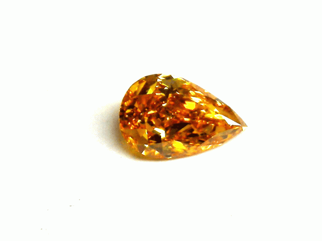 Продадоха най-големия червен диамант за $2,1 млн.