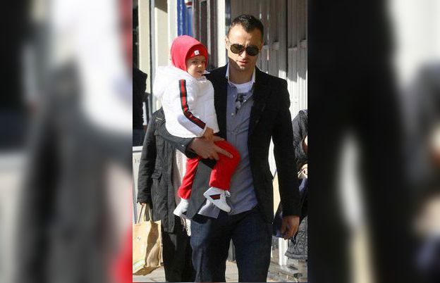 Бербатов подари на щерка си Деа кухнята на Барби