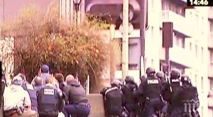 нов терор париж въоръжен взе жени деца заложници поиска свобода братята куаши поне двама души убити гледайте живо