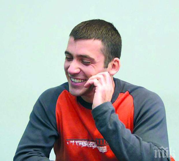 Оптимист закърпи лодката си с лепило за фаянс! Брадърът Здравко му се подигра (снимки)