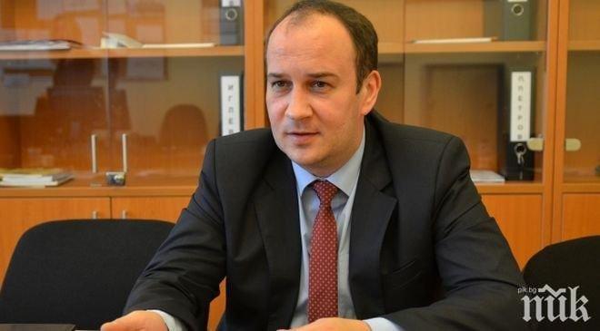 Разкриха декларацията на депутата Георги Ковачев, с която обявява, че напуска ББЦ Разкриха декларацията на депутата Георги Ковачев, с която обявява, че напуска ББЦ