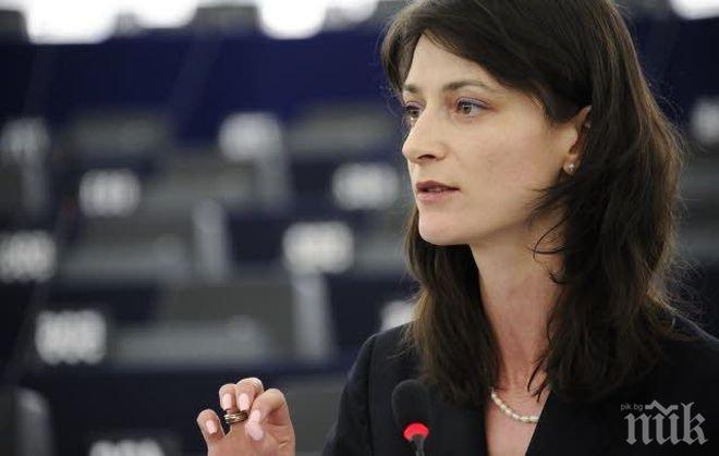 Мария Габриел: В ЕК не е обсъждано Румъния да отпадне от мониторинга с България