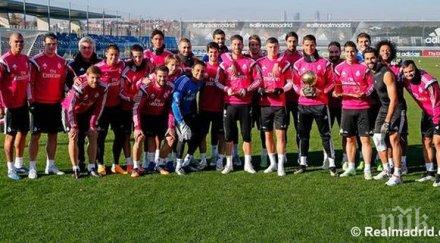 кристиано компания позират гордо наградите тренировката реал