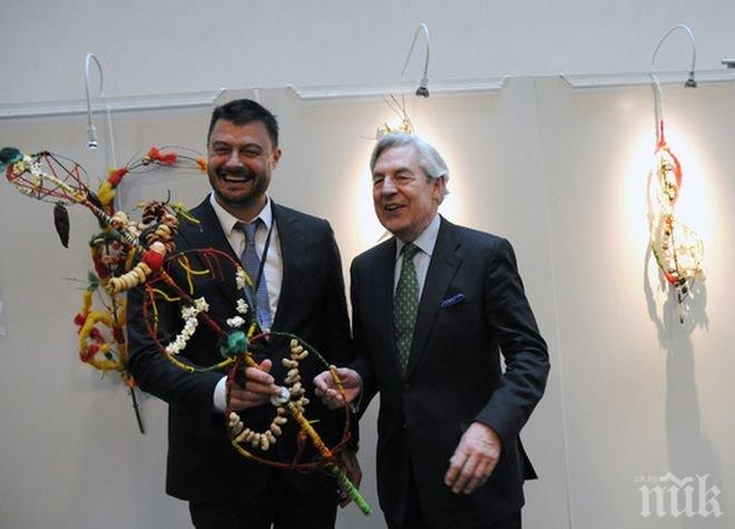 Председателят на Европейските консерватори Саид Камал сурвака Николай Бареков (снимки)