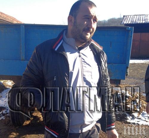 Бургазлия наказа крадлив ром да марширува с луканки на ушите