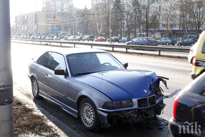 Само в ПИК! Катастрофа на Цариградско шосе под носа на Кери (снимки)