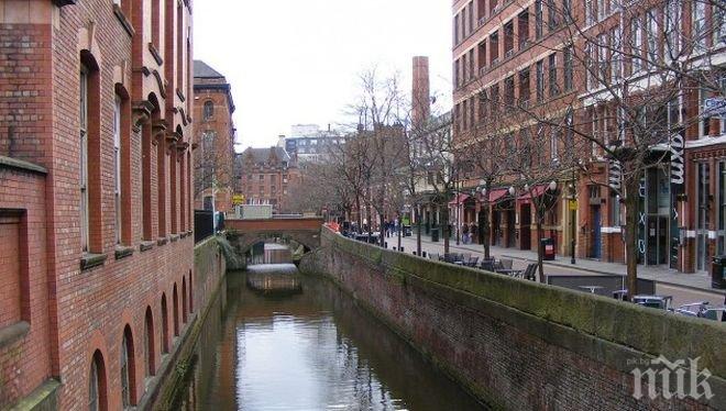 Извадили 61 трупа от канала в Манчестър