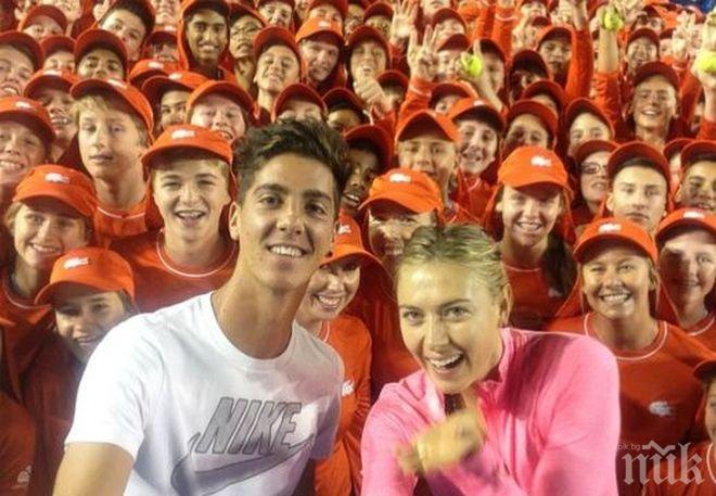 Маша чупи рекорд с партньор на Гришо, направи си мега селфи с 400 души (снимки)