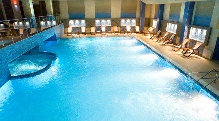 корумпиран чиновник превърна басейна трезор нямало другаде държи парите