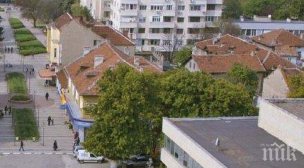 жена замери камъни общината червен бряг