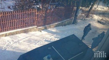 разследване пик двама арестуваните бандата мокри поръчки назначени митничари христо кулишев зет михаил уволнен корупция