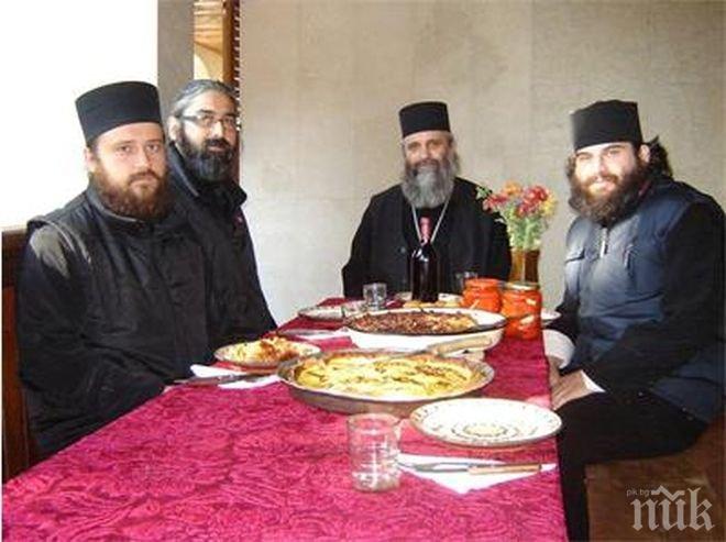 Издирват трима изчезнали монаси, били в Румъния?