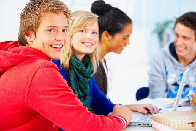 Непълнолетните бургазлии ще излизат след 22 часа само с бележка от родител
