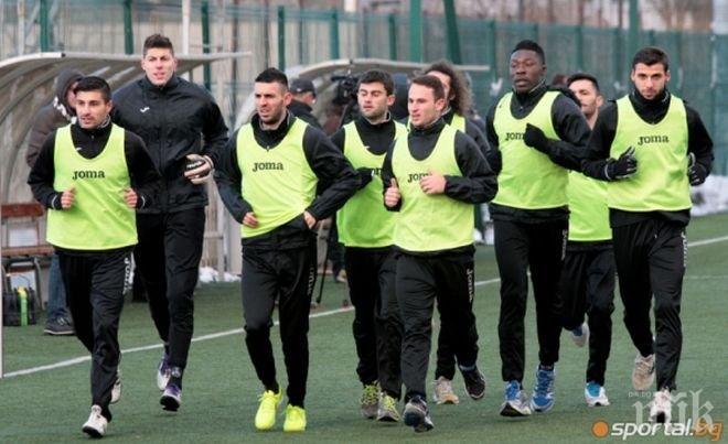 Славия води в Анталия 26 футболисти

