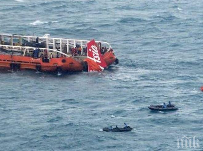 Възобновиха операцията по вдигане от дъното на корпуса на катастрофиралия самолет на „Еър Ейжа”