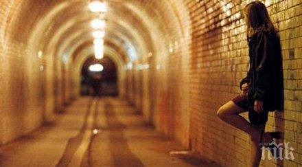 скандално гей бил принуден прави секс проститутка