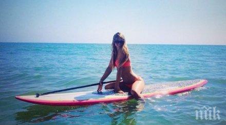 красавица плуването зарадва феновете горещи кадри плажа снимки видео