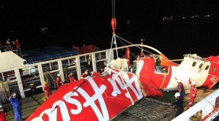 предупреждения рязко падане чуват записващите устройства самолета еър ейжа