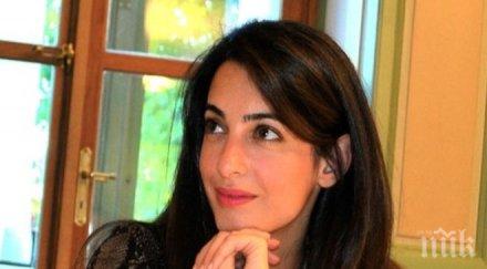 две капки вода обявиха хатауей амал клуни близначки снимка