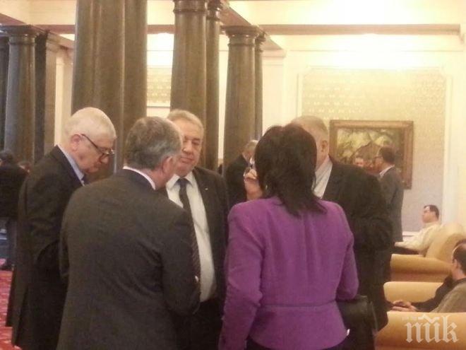 ЕКСКЛУЗИВНО! ПИК засече изненадваща совалка между БСП и хората на Първанов! Корнелия, Кънев и професор в главните роли! (снимки)