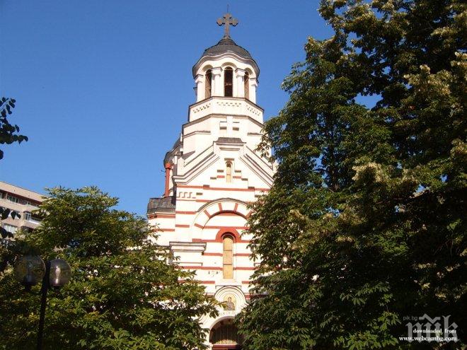 Заглушиха алармите на колите и край храм „Св. Петка“ във Варна