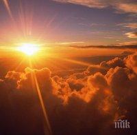 Феномен! Над Монголия изгряха три слънца