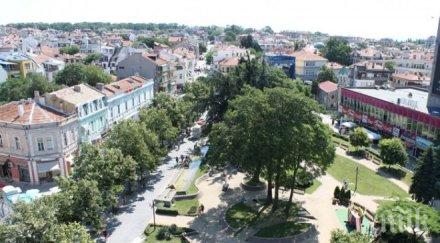 известен китарист идва участие бургас