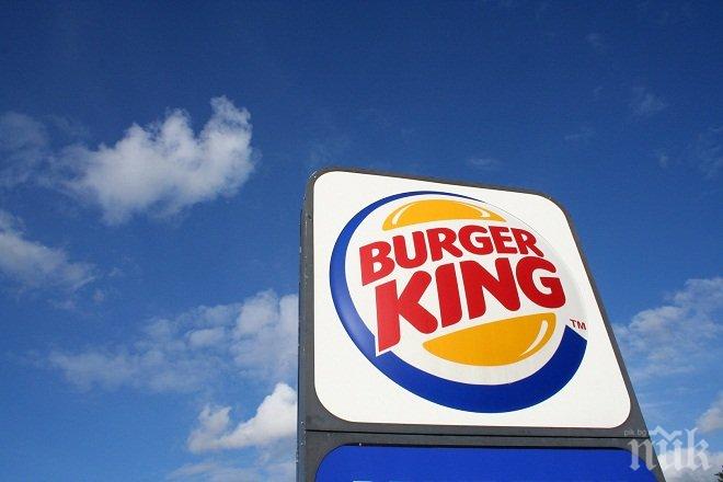 Късметлийка! Жена си купи сандвич от Бъргър кинг, вместо него получи плик с огромна сума пари