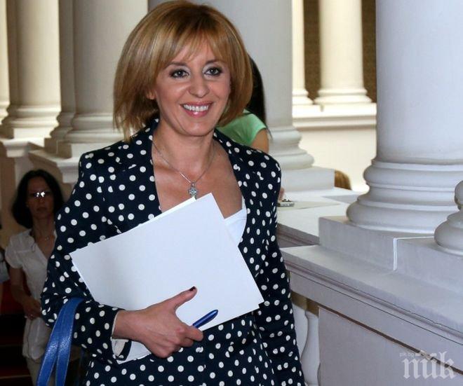 Мая Манолова разкри в какви отношения е с Първанов