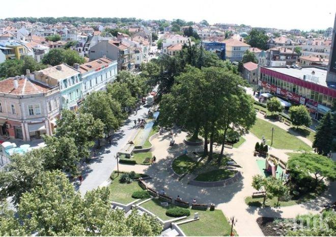 Известен китарист идва на участие в Бургас