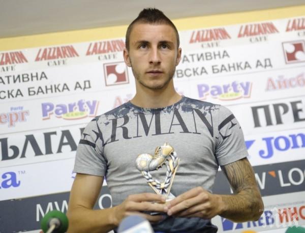 Ботев с червен килим за Карачанаков